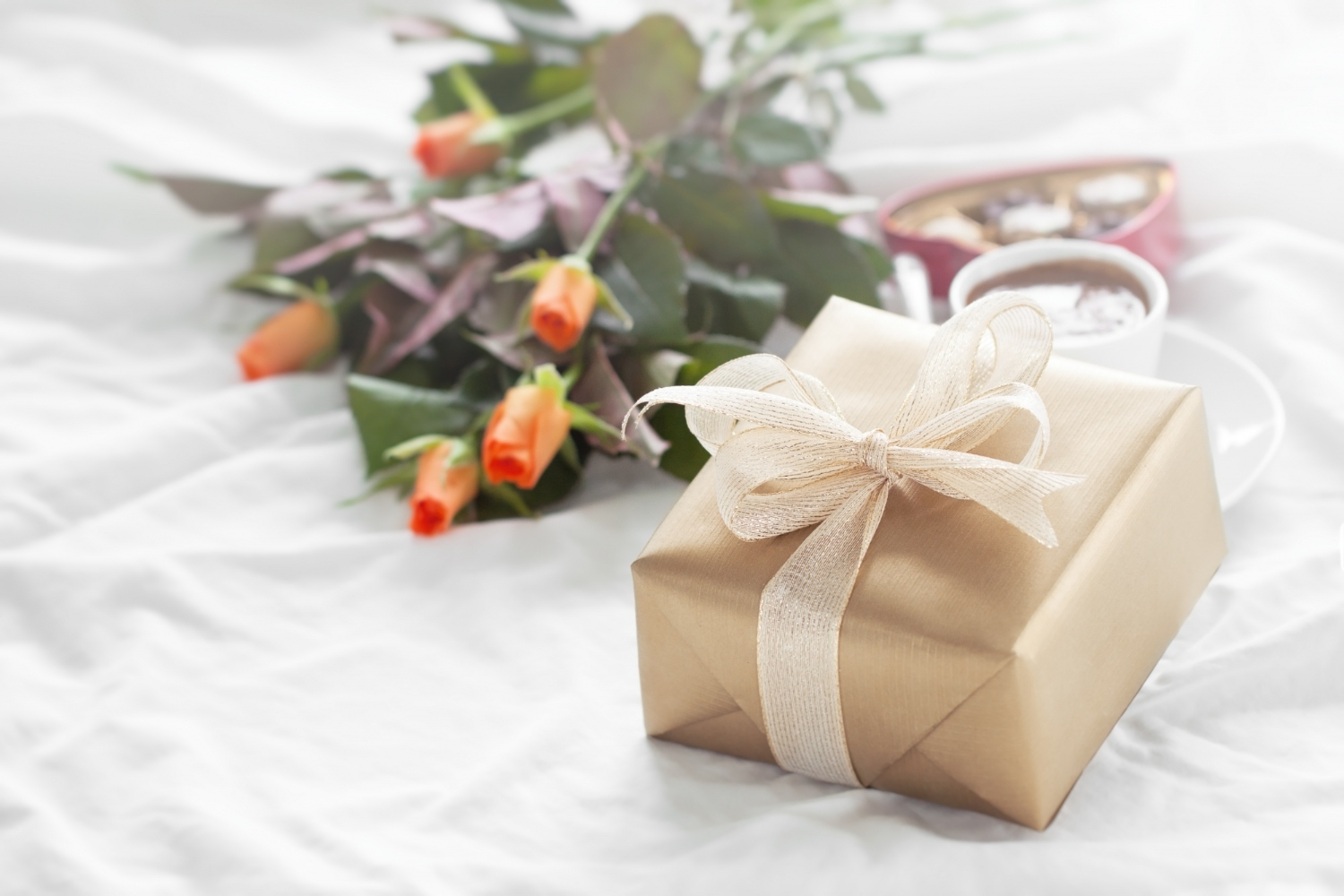 12 Beauty Products to Gift your Wife on This Anniversary