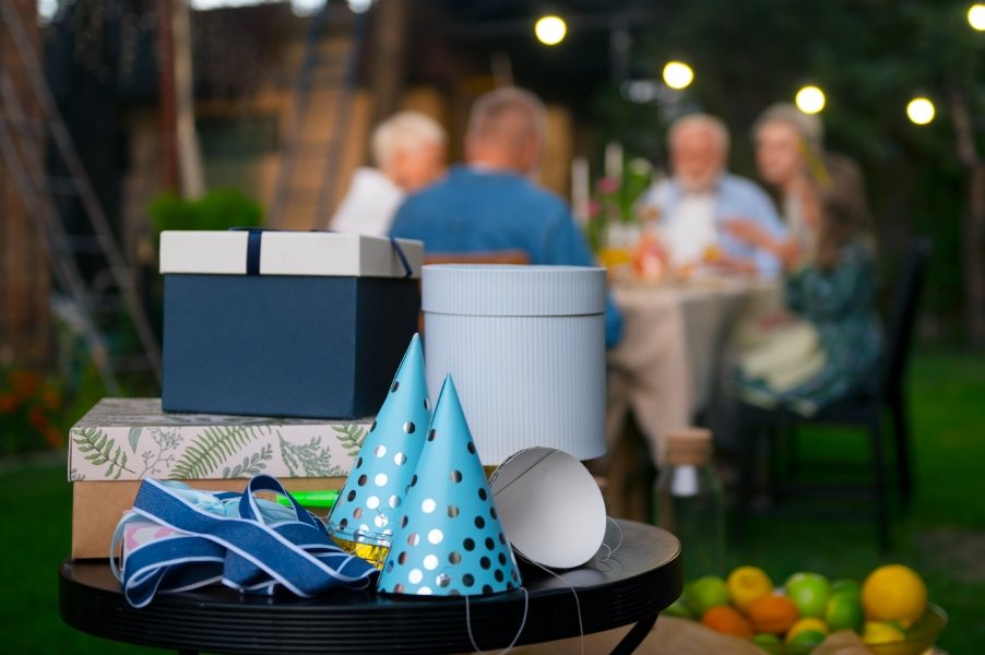 10 Meaningful Retirement Gifts for A Colleague